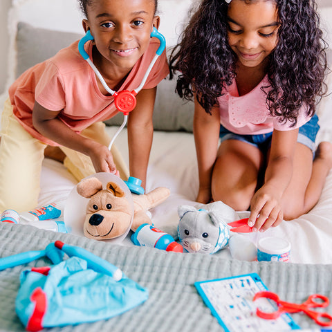 Melissa & Doug Pet Vet Play Set