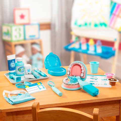 Melissa & Doug Super Smile Dentist Kit Play Set