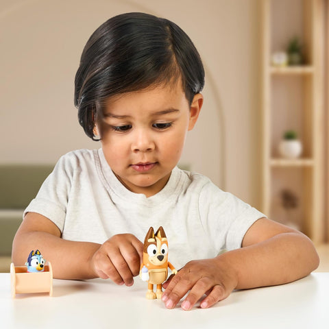 Moose Toys Bluey Baby Race 2 Pack Figures Chilli & Baby Bluey