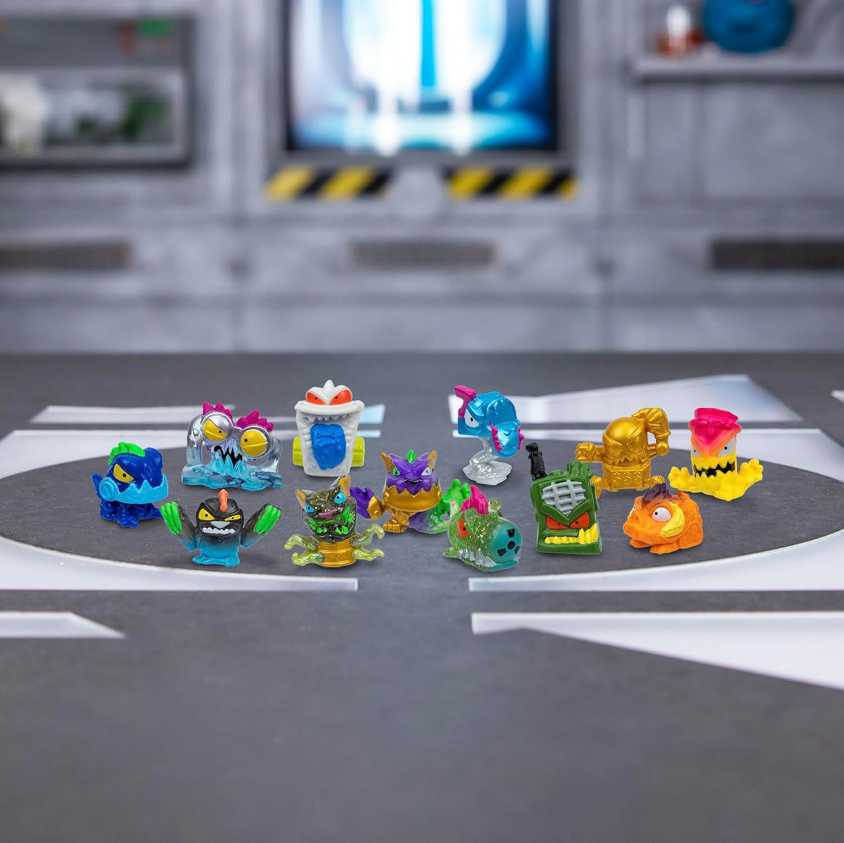 Moose Toys Mr. Beast Lab Swarms - 12 Micro Beasts Inside Assorted