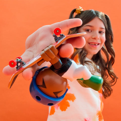 Spin Master Tech Deck Sk8 Crew Series Fingerboard with Assistive Figure - Assorted